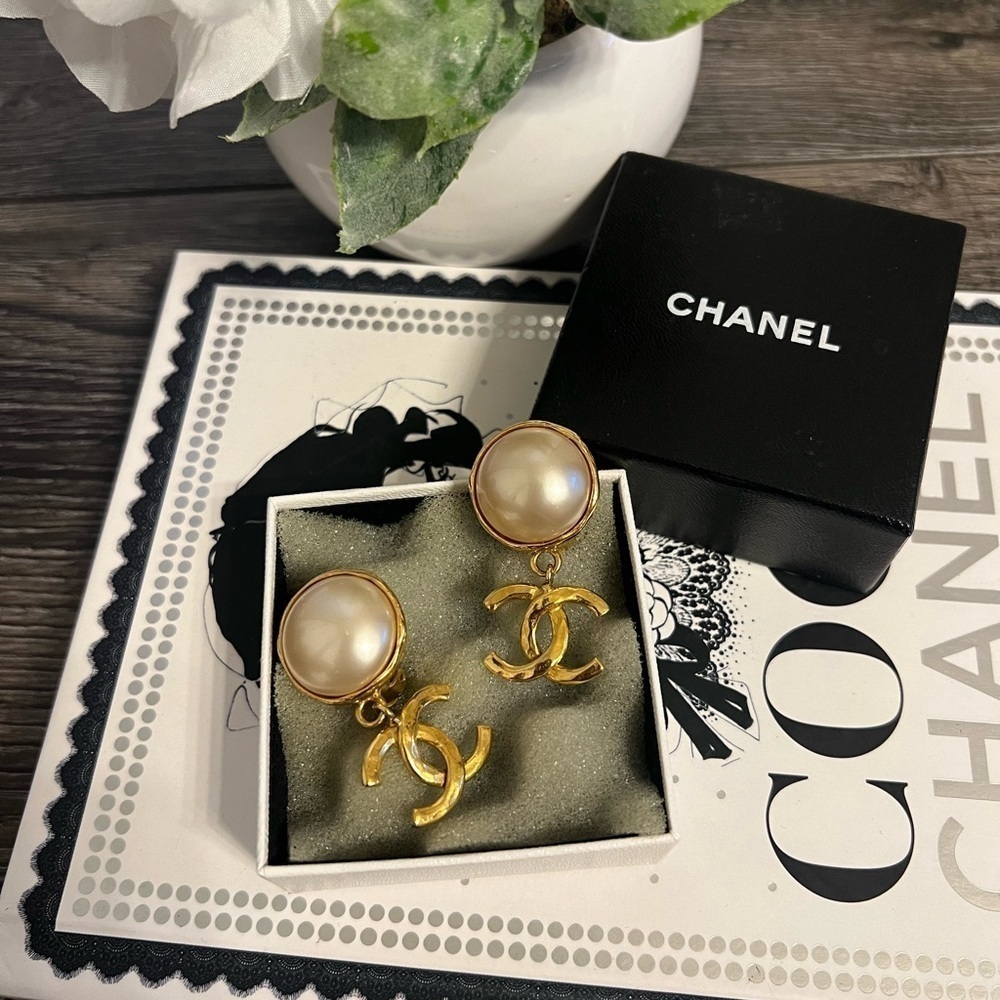CHANEL Vintage Faux Pearl Gold CC Drop Clip-On Earrings
